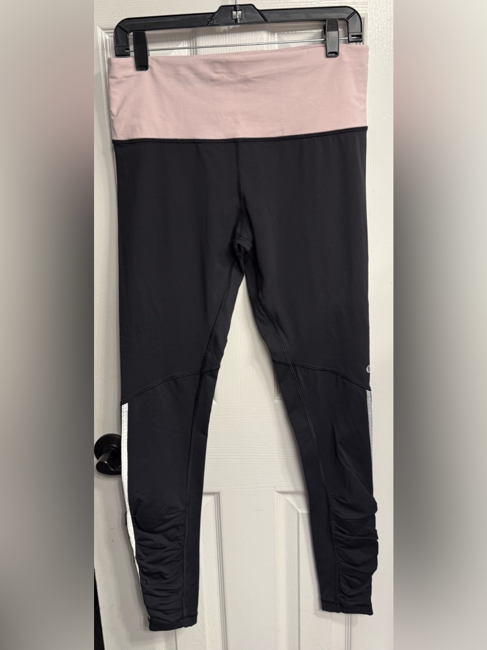 lululemon athletica Back on Track Pig Pink size 10 vintage 2011